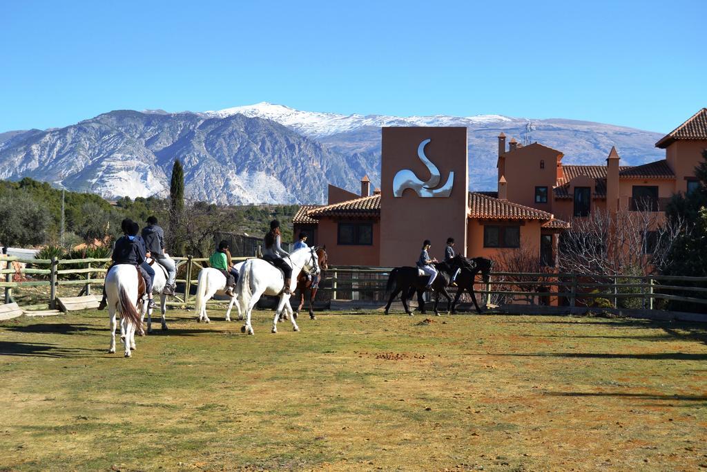 Hotel & Winery Senorio De Nevada Villamena Екстериор снимка